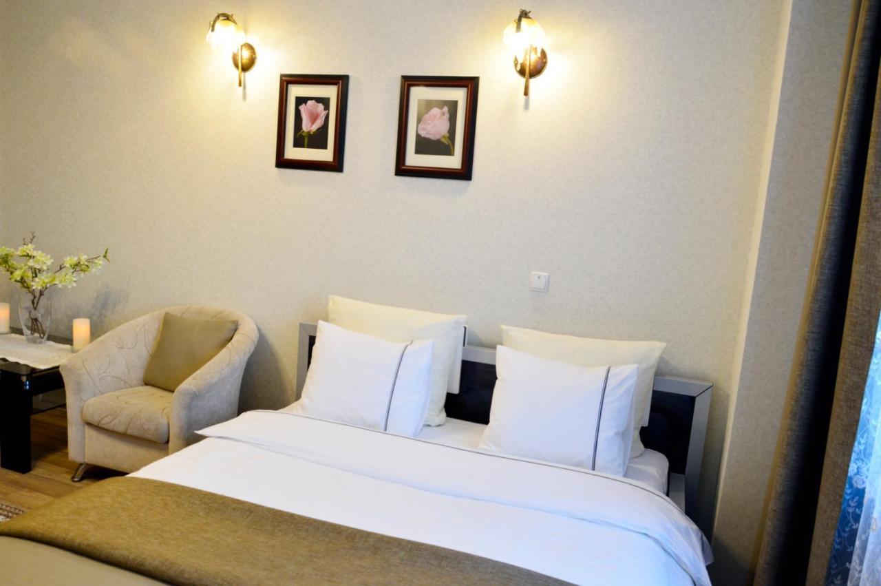 Comfort Apartments - Beautiful Suite By The Park 格罗德诺 外观 照片
